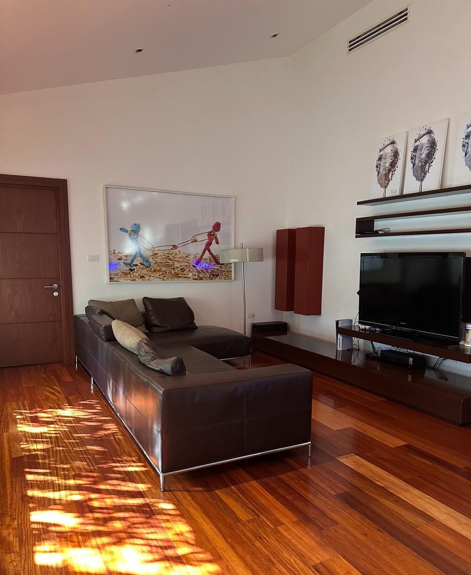 Sala de televisión en planta alta